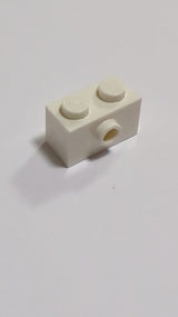 NEU Stein, modifiziert 1 x 2 mit Noppe an einer Seite weiß