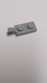 NEU Platte modifiziert 1 x 2 mit Clip am Ende (horizontal) neuhellgrau