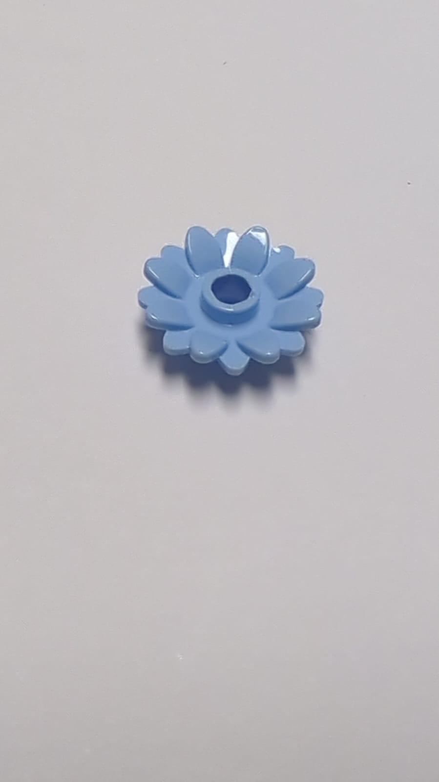 NEU Pflanze Blume 2 x 2 rund mit 16 Blütenblättern (Sonnenblume) mit offenem Noppen hellblau