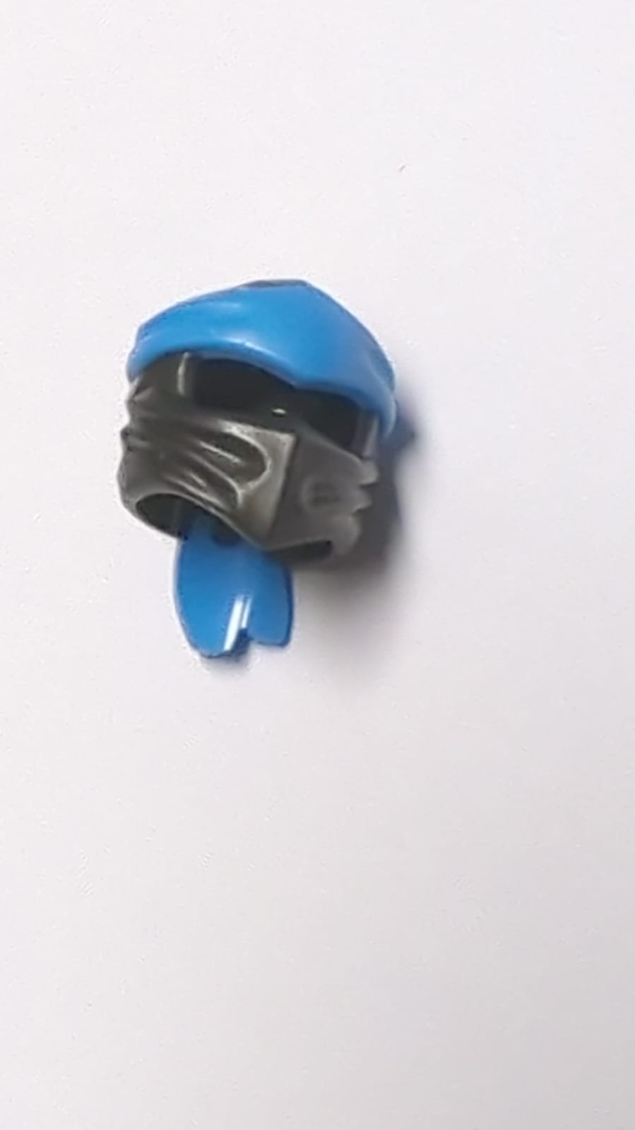 NEU Minifigure, Headgear Ninjago Wrap Type 4 with Molded Dark Azure Headband Pattern titan pearl dark gray
