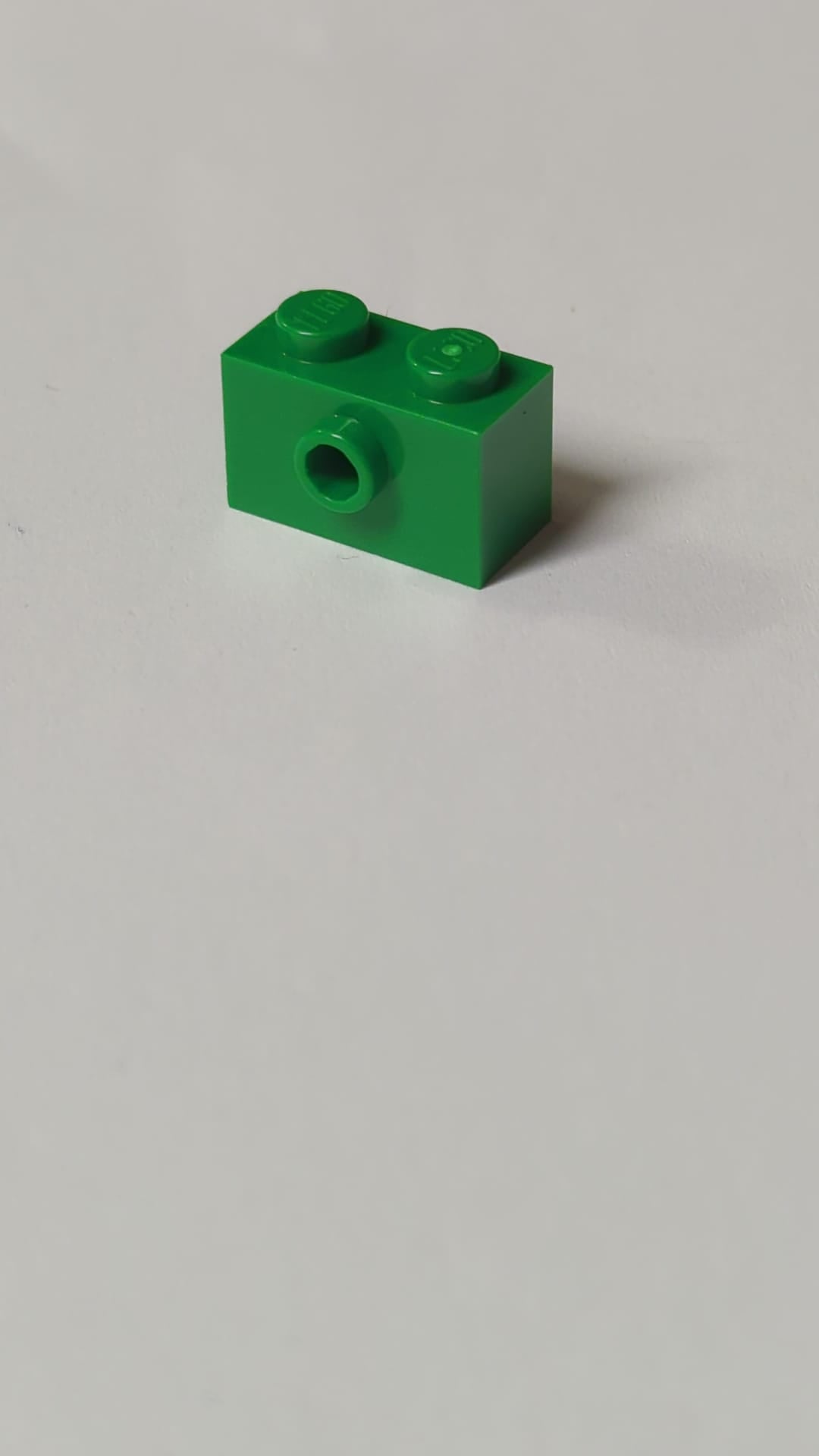 NEU Stein, modifiziert 1 x 2 mit Noppe an einer Seite grün