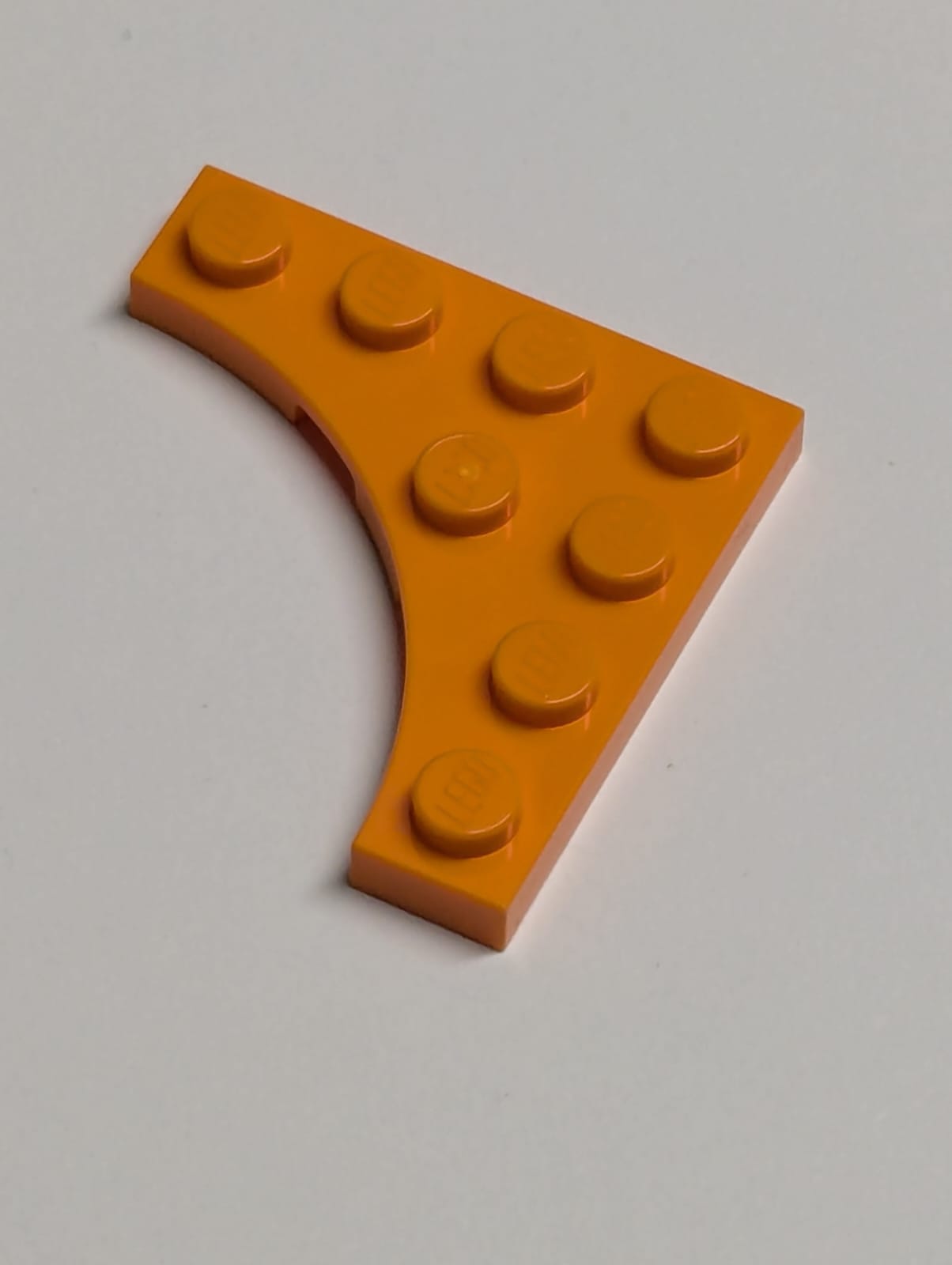 NEU Platte, modifiziert 4 x 4 mit 3 x 3 gebogenem Ausschnitt orange