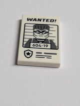 NEU Fliese 2 x 3 mit schwarzem 'GESUCHT!' und dunkelblauer Minifigur mit '604-19'-Muster  weiß