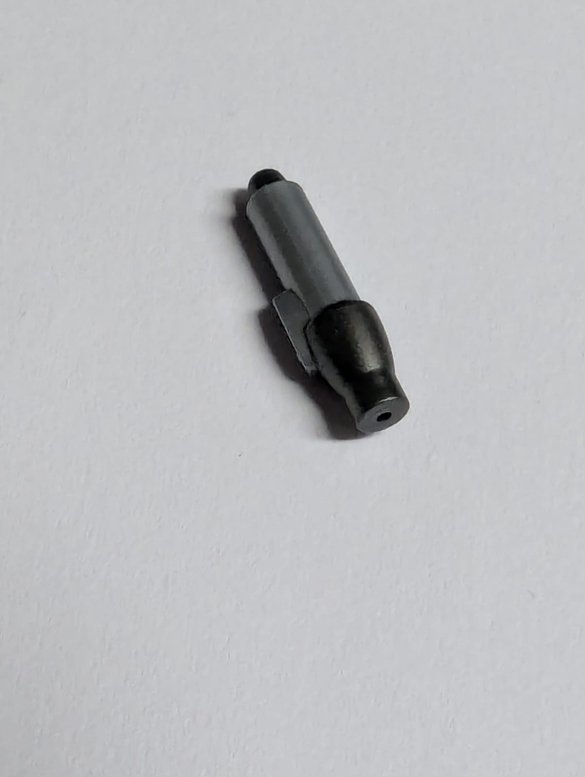 NEU Minifigur, Schreibstift mit geformter Perle, dunkler grauer Spitze und Kappenmuster pearlsilber