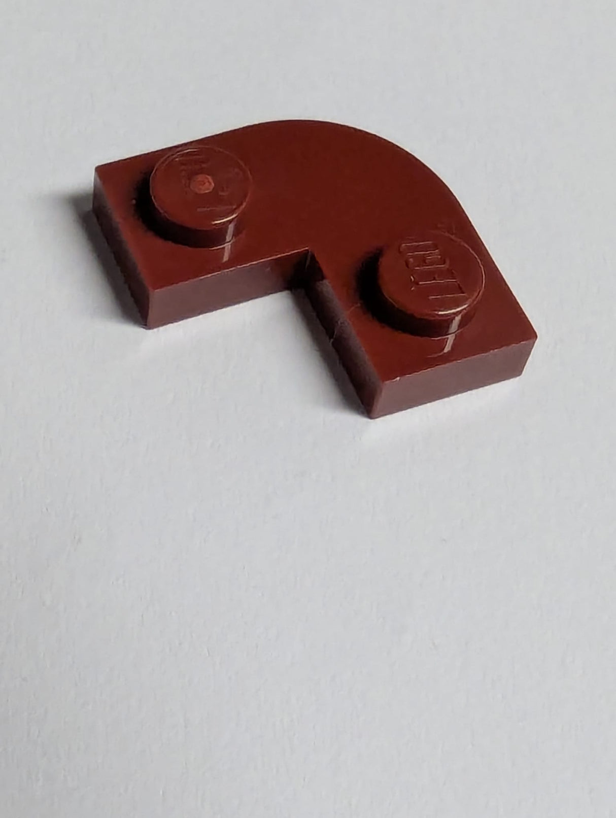 NEU Platte rund, Ecke 2 x 2 mit 1 x 1 Ausschnitt dunkelrot