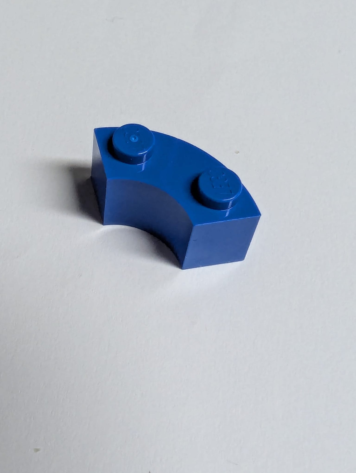 NEU Stein rund, Ecke 2 x 2 Macaroni mit Noppen Halter und verstärkter Unterseite, blau