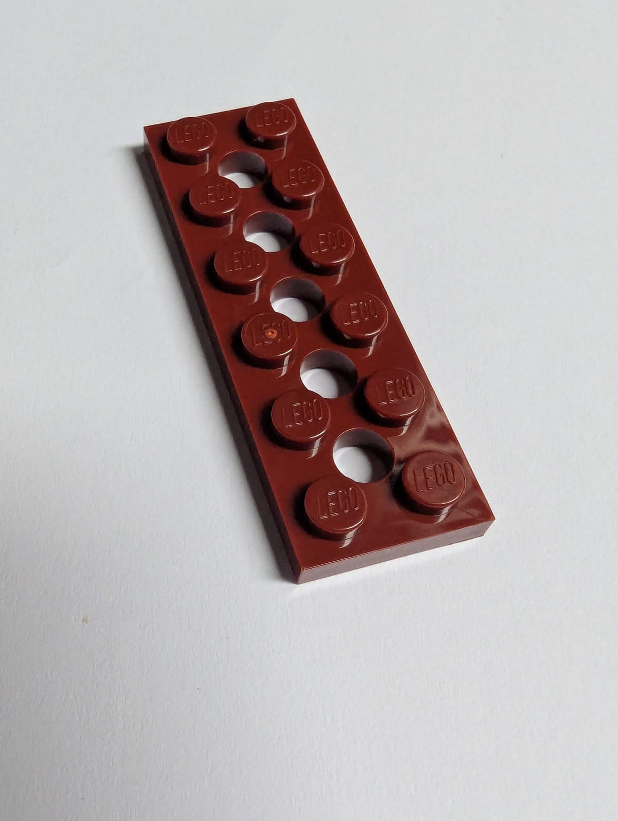 NEU Technik, Platte 2 x 6 mit 5 Löchern dunkelrot