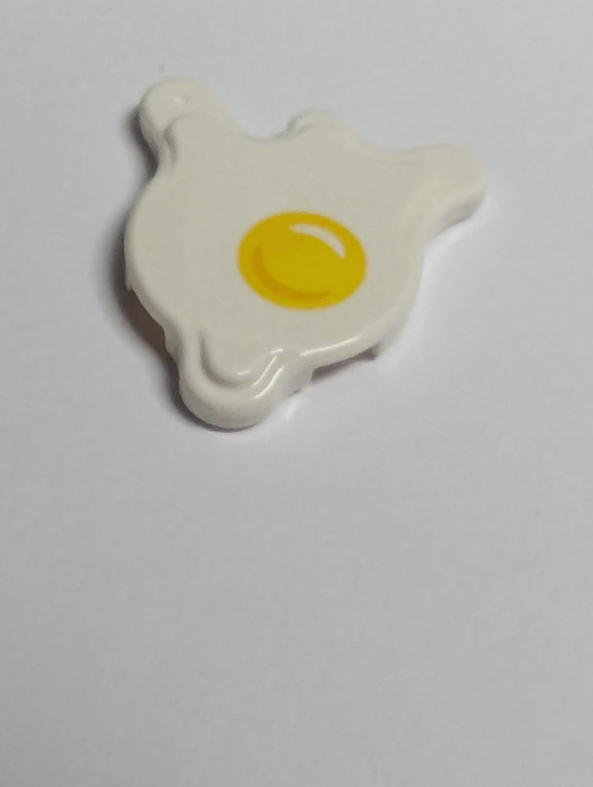 NEU Tile, Round 2 x 2 Splat with Side Extensions with Egg Yolk Pattern weiss white
