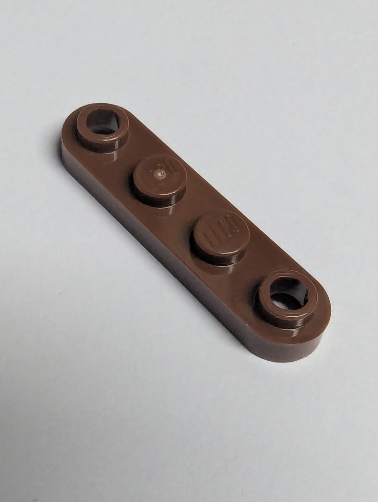 NEU Platte, rund 1 x 4 mit 2 offenen Noppen neubraun