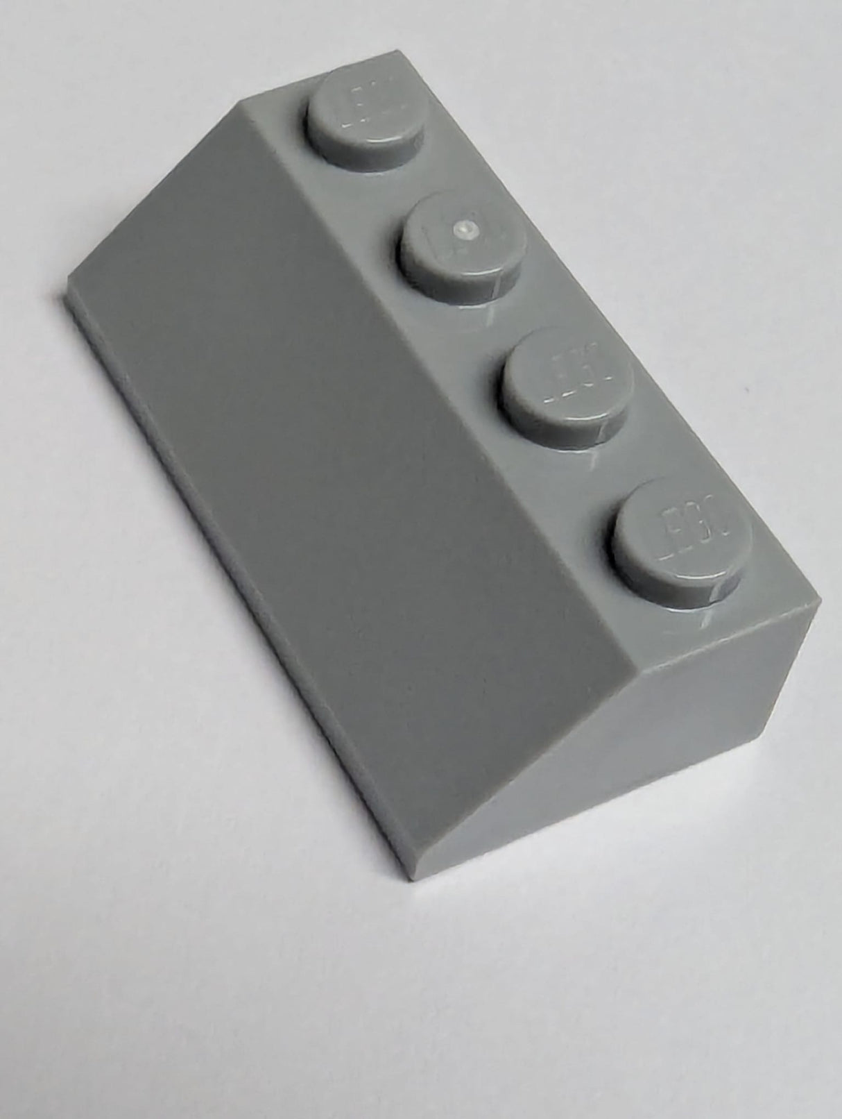 NEU 2 x 4 Dachstein 45° neuhellgrau