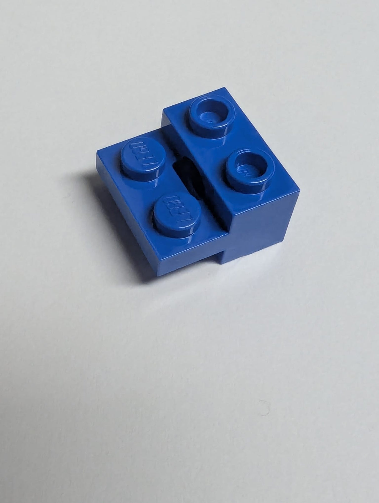 NEU Technik Stein modifiziert 1 x 2 mit Loch und 1 x 2 Platte blau