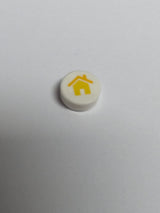 NEU Fliese, rund 1 x 1 mit gelbem Haus mit hellorangefarbenem Dach und Schornsteinmuster weiß
