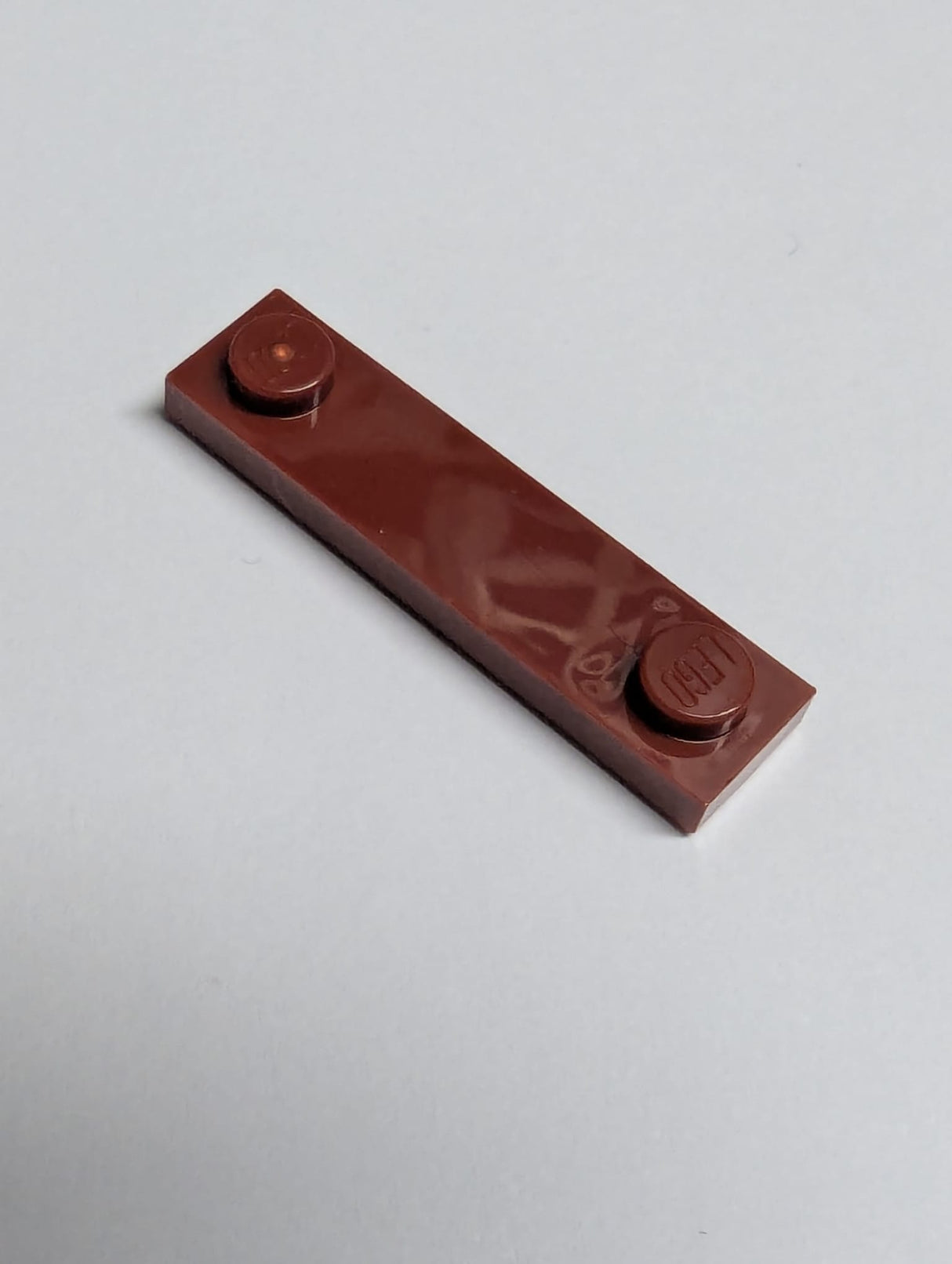 NEU Platte, modifiziert 1 x 4 mit zwei Noppen und Nut dunkelrot