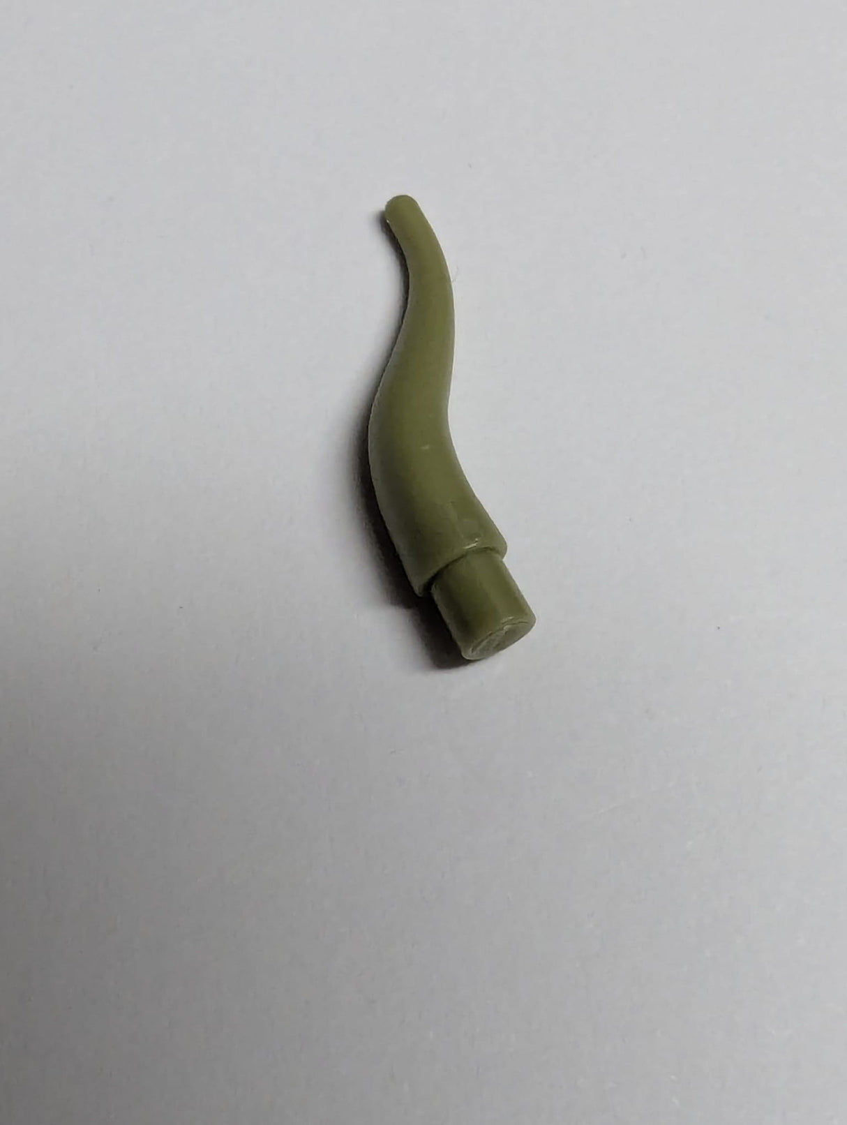 NEU Hornspitze Zahn lang olivgrün