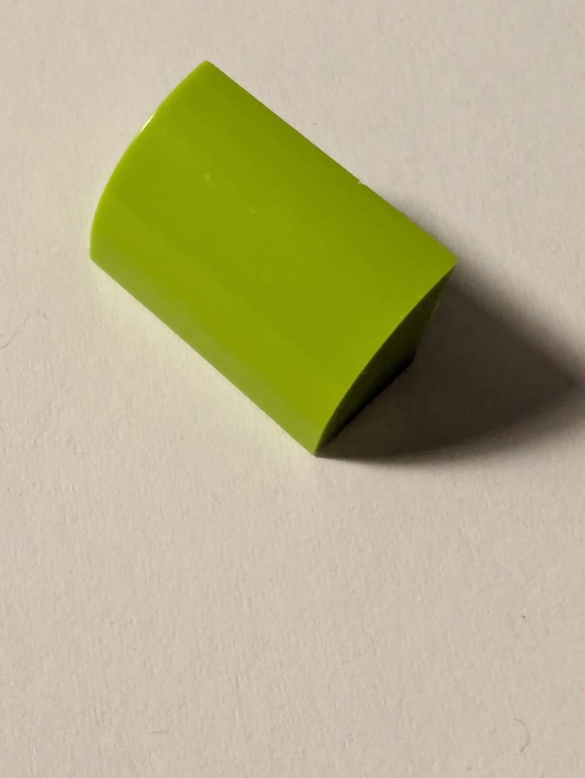 NEU modifizierter Stein, gebogen 1 x 2 x 1 lindgrün