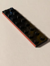 NEU Platte 2 x 8 mit rotem Streifenmuster schwarz
