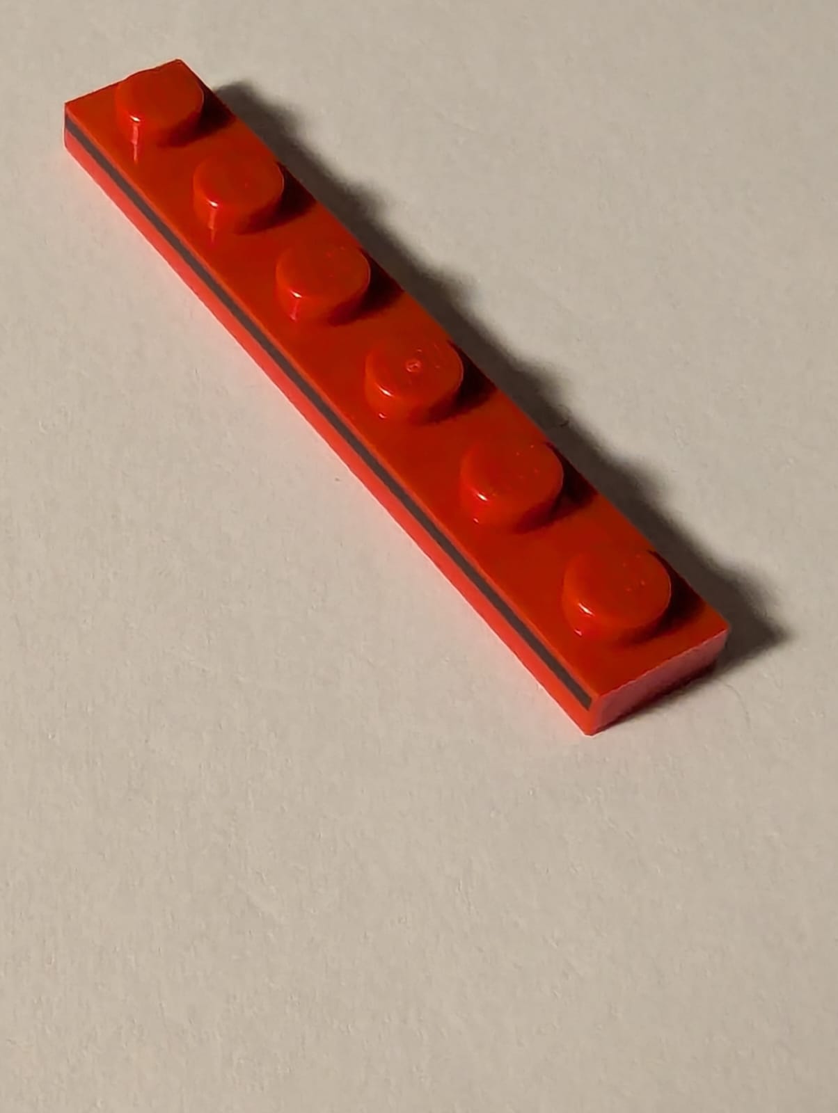 NEU Platte 1 x 6 mit schwarzem Streifenmuster rot