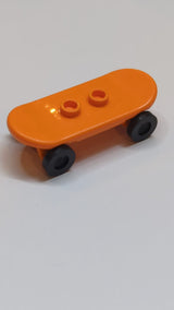 Minifigur, Utensil Skateboard Deck mit schwarzen Rollen (42511 / 2496) orange