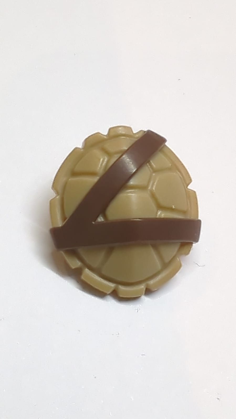 Minifiguren-Schildkrötenpanzer mit dunkelbraunem horizontalem und diagonalem Gürtelmuster dunkelbraun