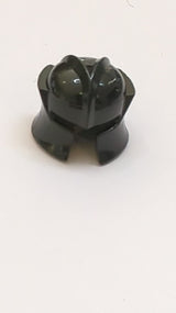 Kopfbedeckung Helm, mit Wangenprotektor schräg schwarz