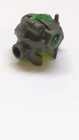 Minifigur, Kopfbedeckung Helm mit offenem Kinn, Antenne und Noppen an den Seiten, geformtem durchsichtig-grünem Oberteil und Frontlicht sowie bedrucktem schwarzem Zielmuster titan