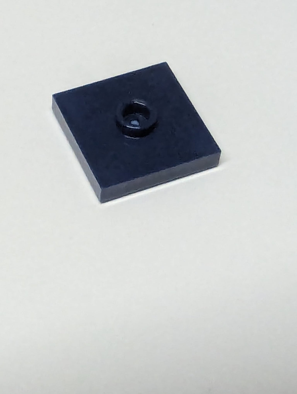 NEU Platte, modifiziert 2 x 2 mit Nut und einer Noppe (Jumper) dunkelblau