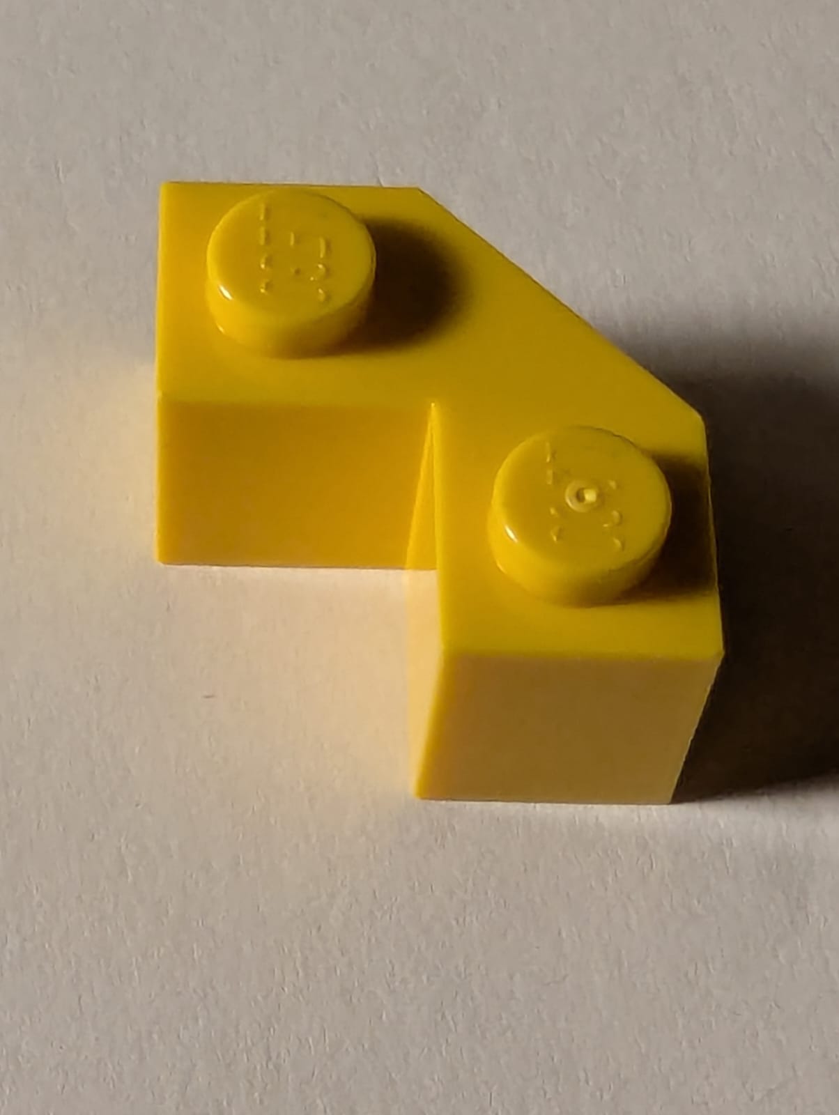NEU Stein modifiziert 2 x 2 facettiert gelb