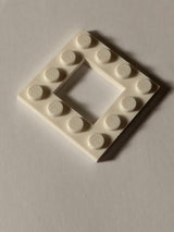 NEU Plate, Modified 4x4 with 2x2 Open Center weiss white