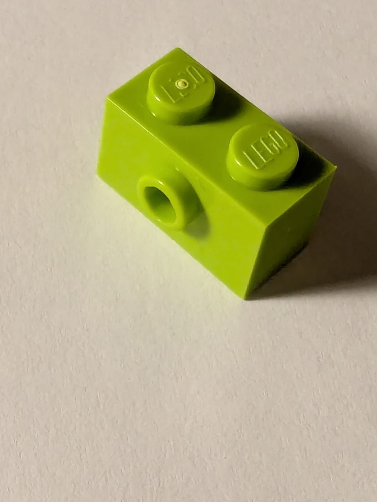 NEU Stein, modifiziert 1 x 2 mit Noppe an einer Seite lindgrün