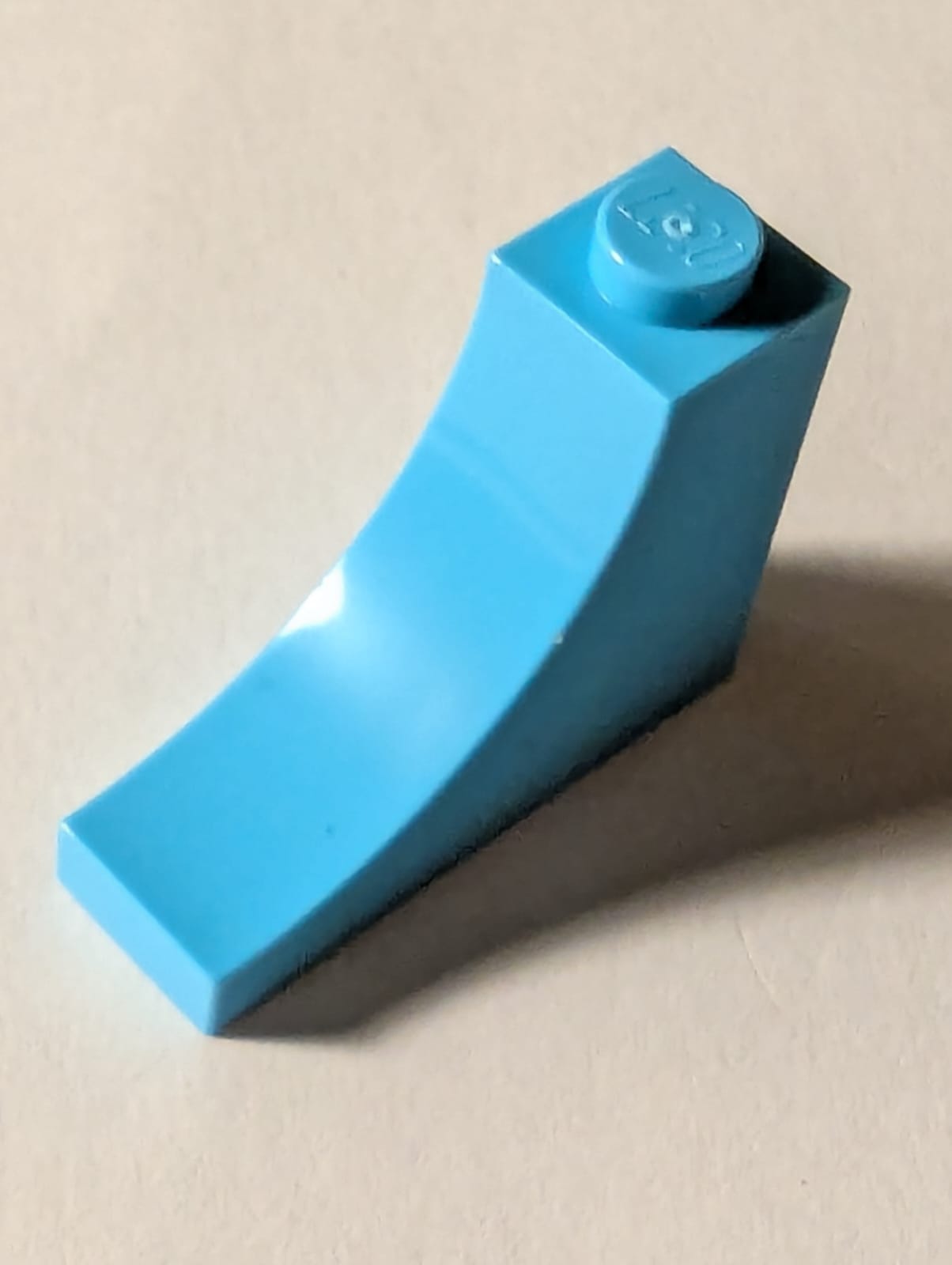 NEU Bogenstein 1 x 3 x 2 invert azur (medium)
