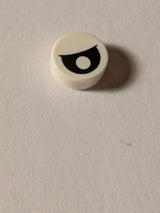 NEU Fliese, rund 1 x 1 mit schwarzem Auge teilweise geschlossen mit versetztem Pupillenmuster weiß
