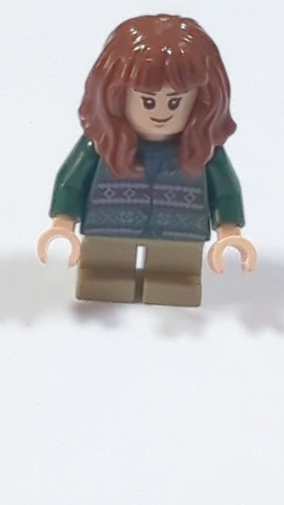 NEU Minifigur Hermine Granger - Dunkelgrüner Pullover, dunkelbraune kurze Beine