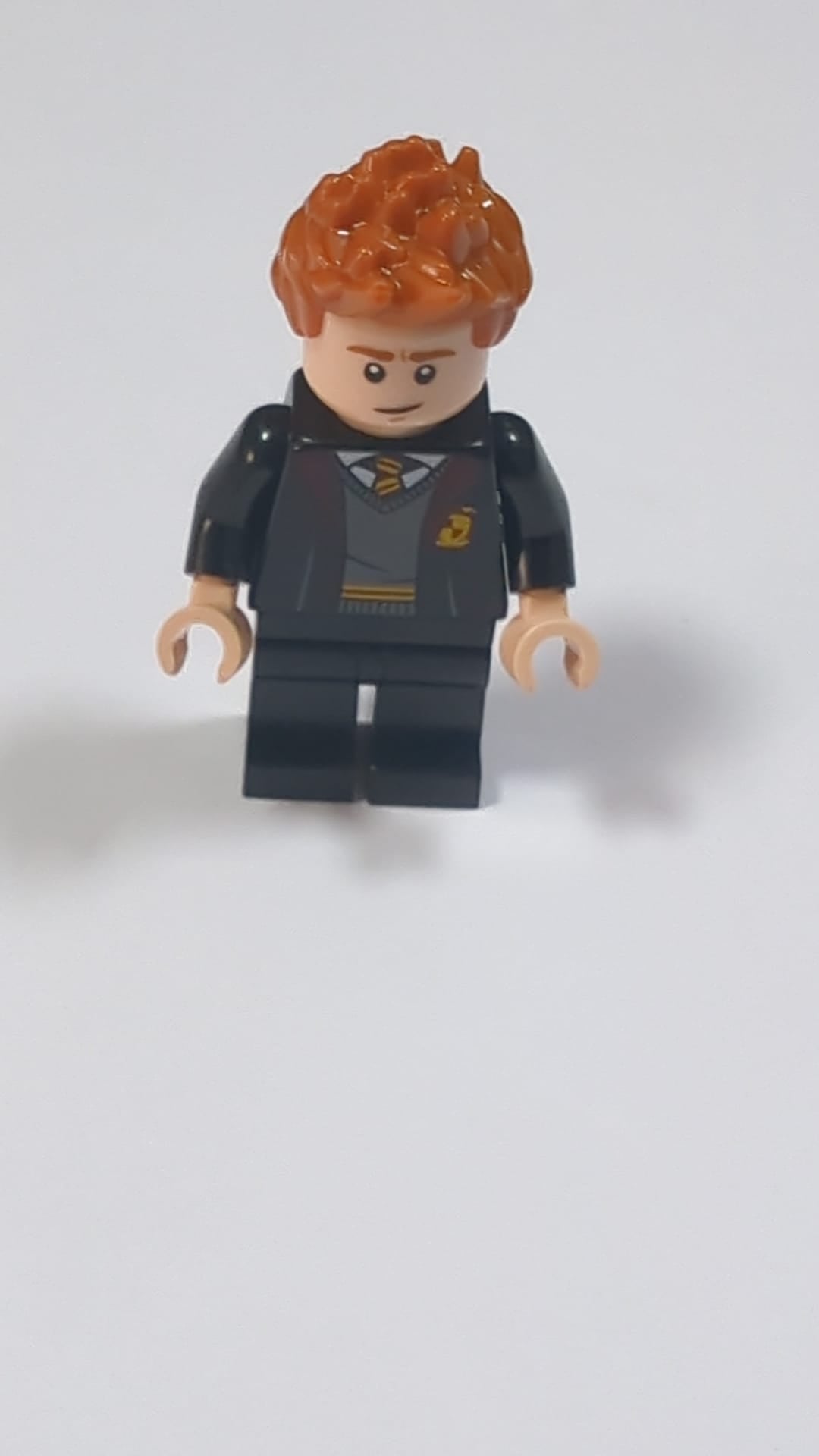 NEU Minifigur Percy Weasley - Gryffindor-Robe offen