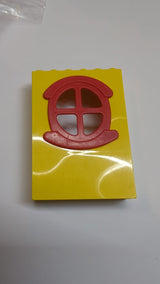 Fabuland Bausteinwand 2x6x7 mit rundem symmetrischen roten Fenster gelb