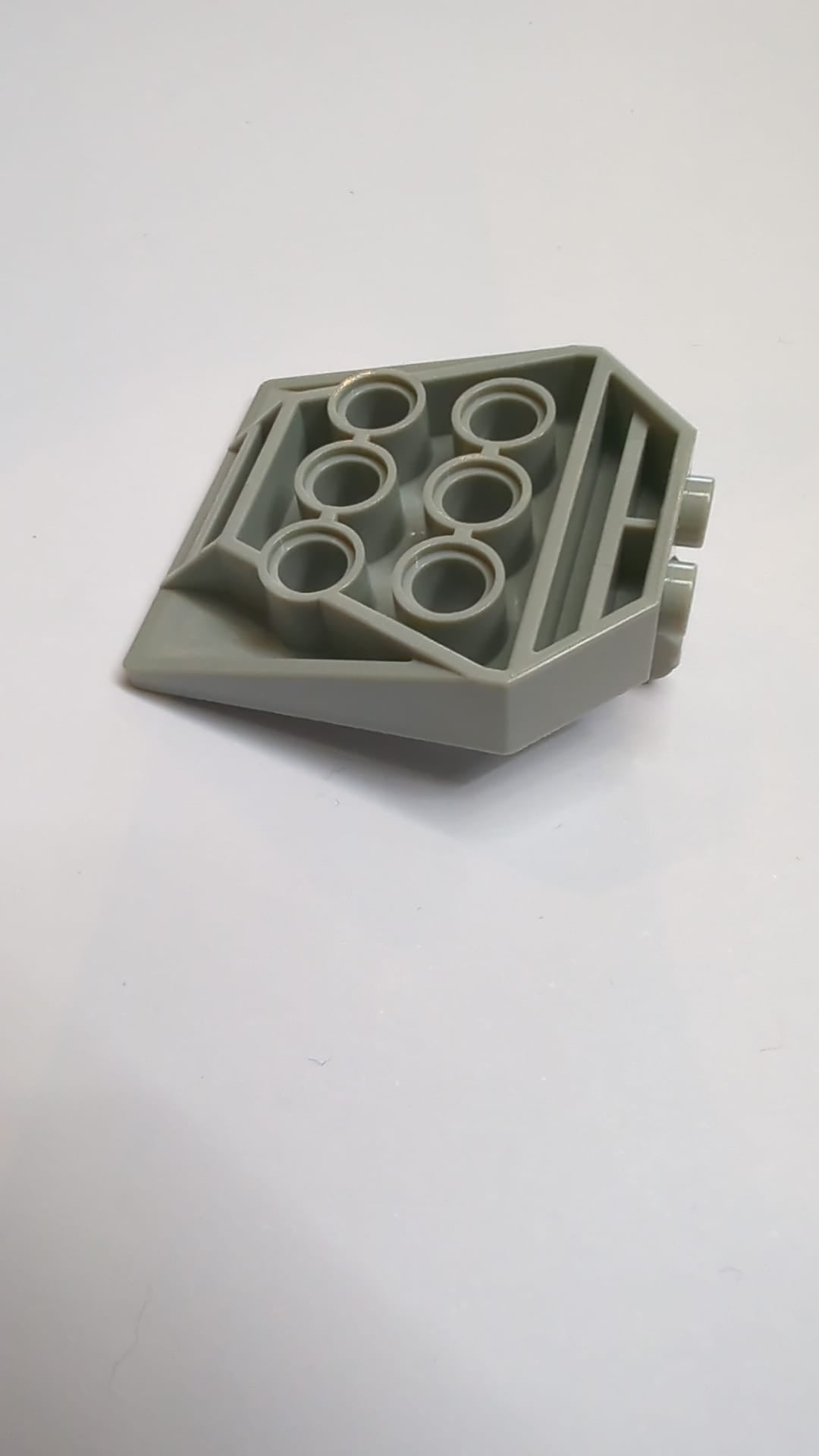 1x4x3 2/3 Container Tür mit 4 Pinlöchern und 2 Fingern althellgrau