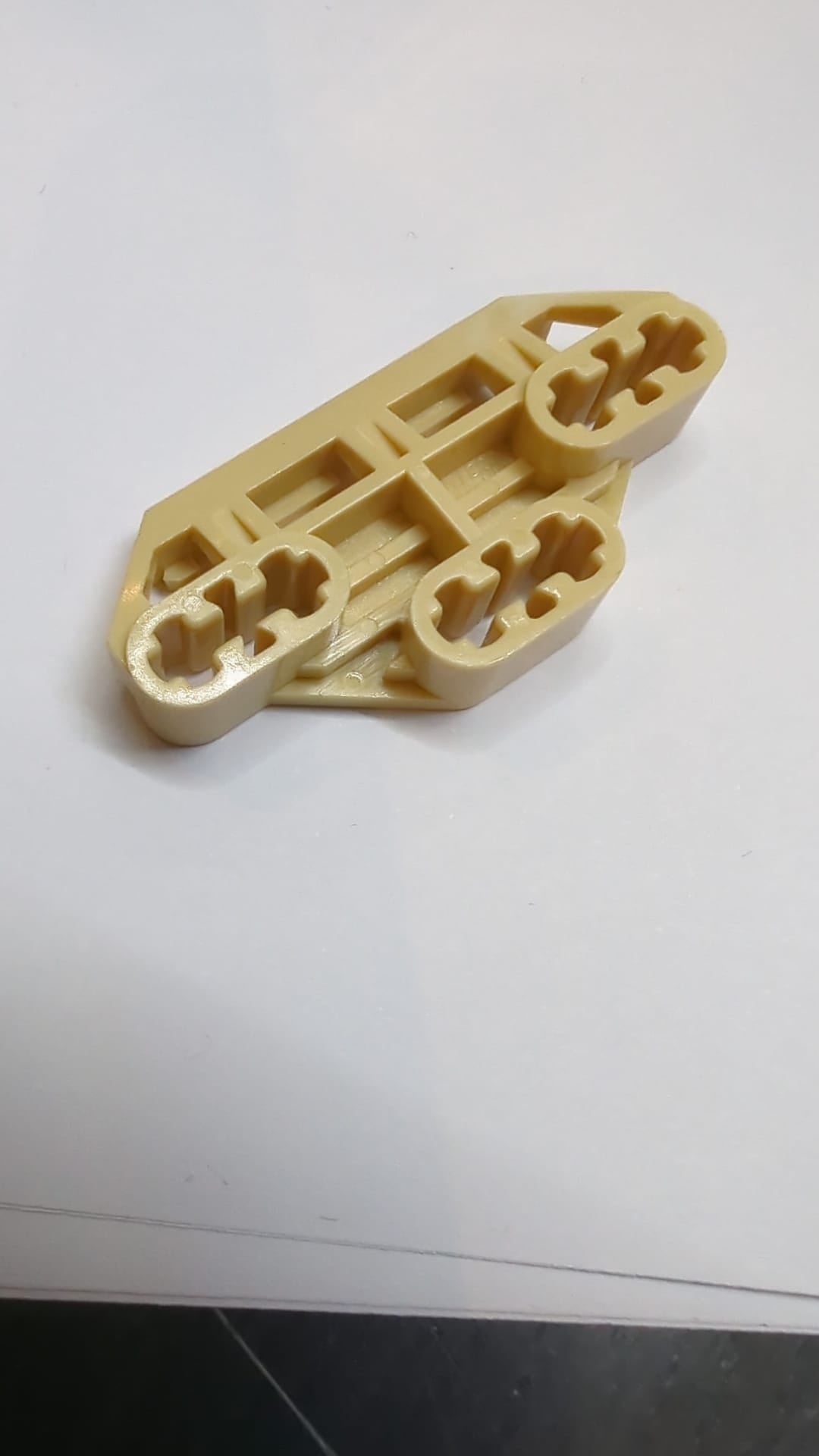 Technik, Achsverbinderblock 3x6 mit 6 Löchern beige