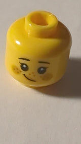 NEU Kopf beidseitig, Kind weiblich, schwarze Augenbrauen, Wimpern, leuchtend hellorange Lippen und Kreise auf den Wangen, mittlere Nougat-Flecken gelb