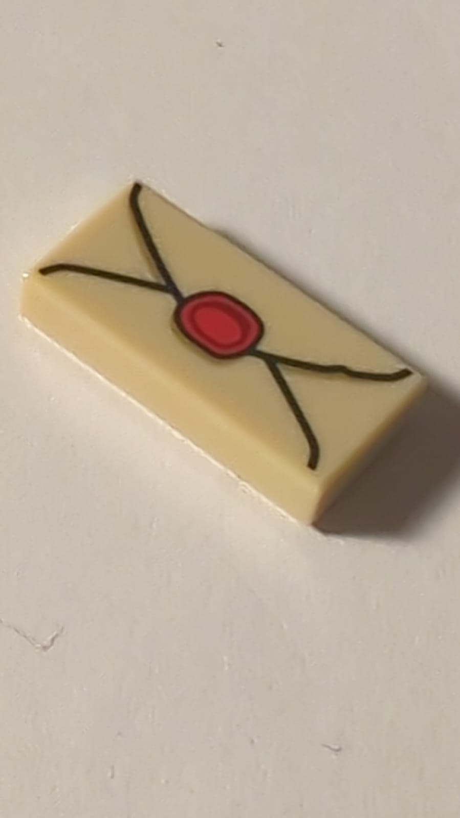 NEU Tile 1 x 2 with Groove with Envelope with Red Wax Seal and Dark Tan Highlights Pattern beige tan