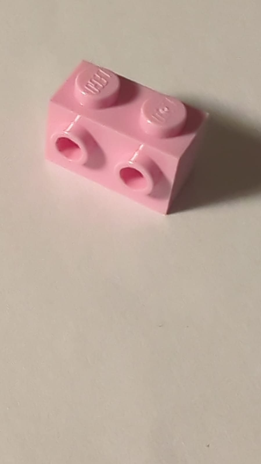 NEU Stein, modifiziert 1 x 2 mit Noppen an der Seite rosa