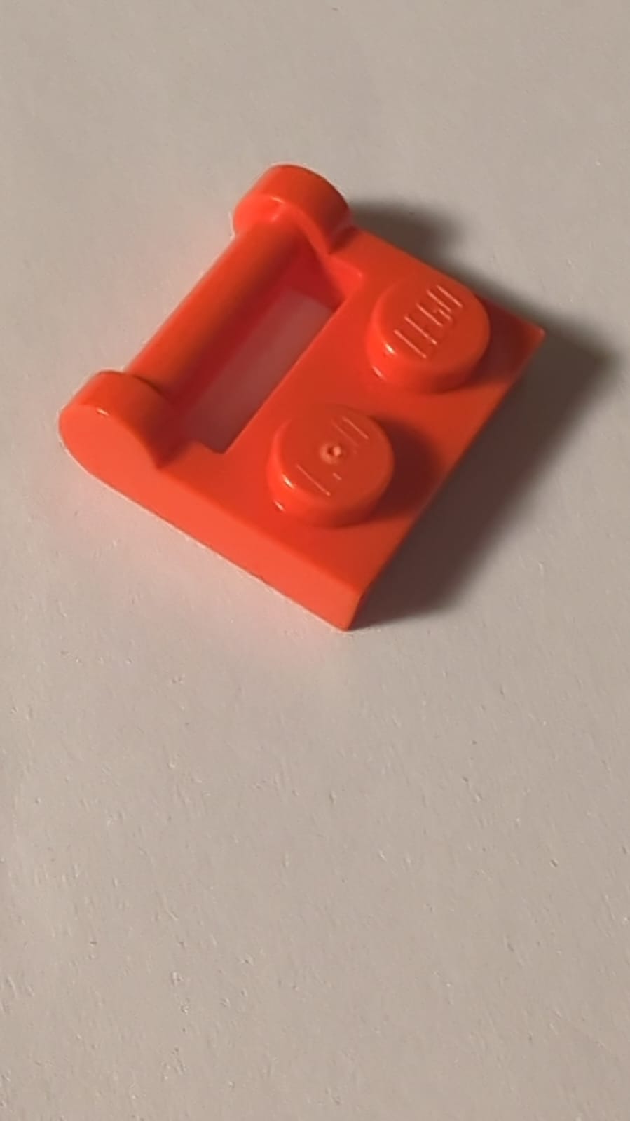 NEU Platte modifiziert 1 x 2 mit Griff auf der Seite rotorange