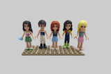 Bunte Tüte mit diesen 5 Minifiguren aus dem Bereich Friends frnd24