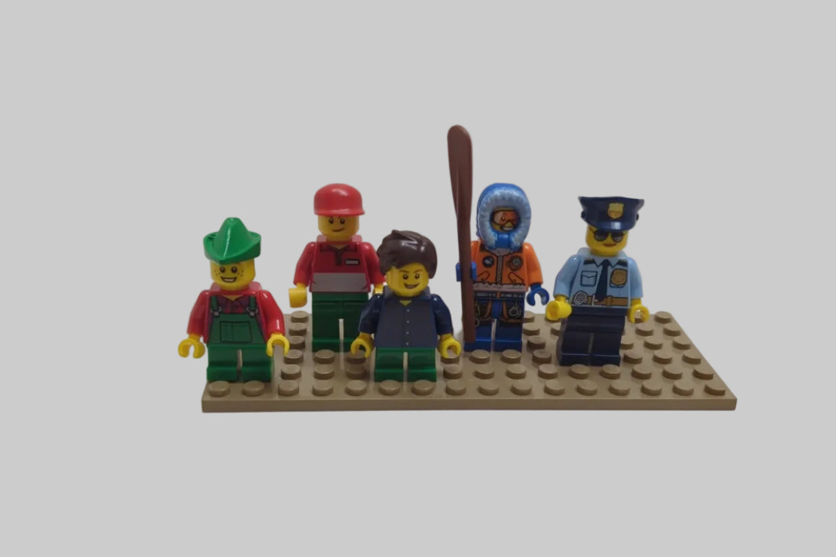 Bunte Tüte mit diesen 5 Minifiguren aus dem Bereich City cty99
