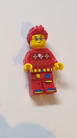 NEU Minifigur roter Junge mit Brille und Lego Hose, Winterpulli