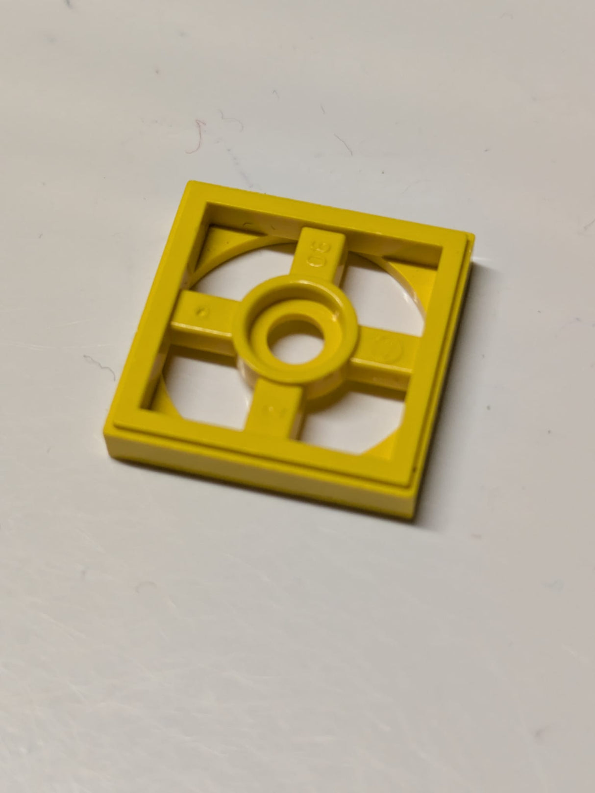 2x2 Drehteller Platte Unterseite gelb