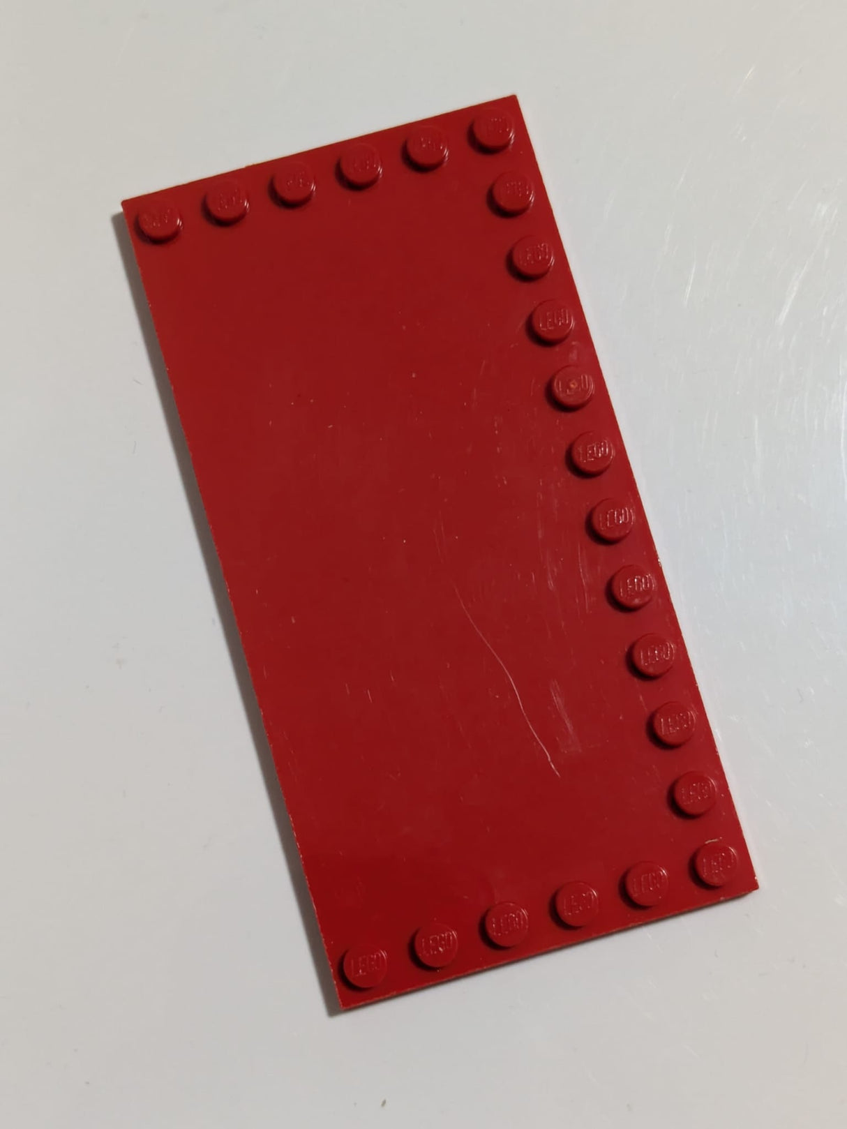 6x12 Fliese modifiziert mit Noppen auf Ecken rot