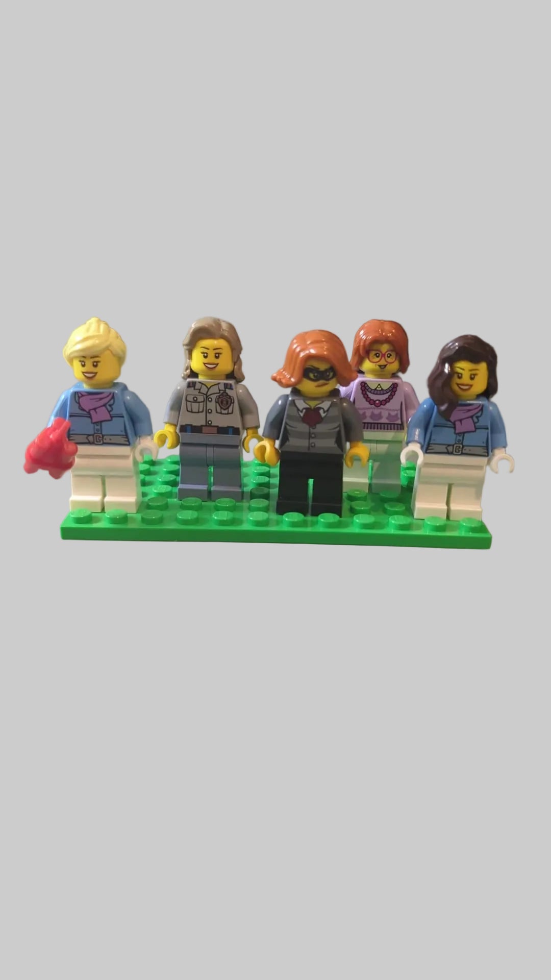 Bunte Tüte mit diesen 5 Minifiguren "Frauen" aus dem Bereich City cty113