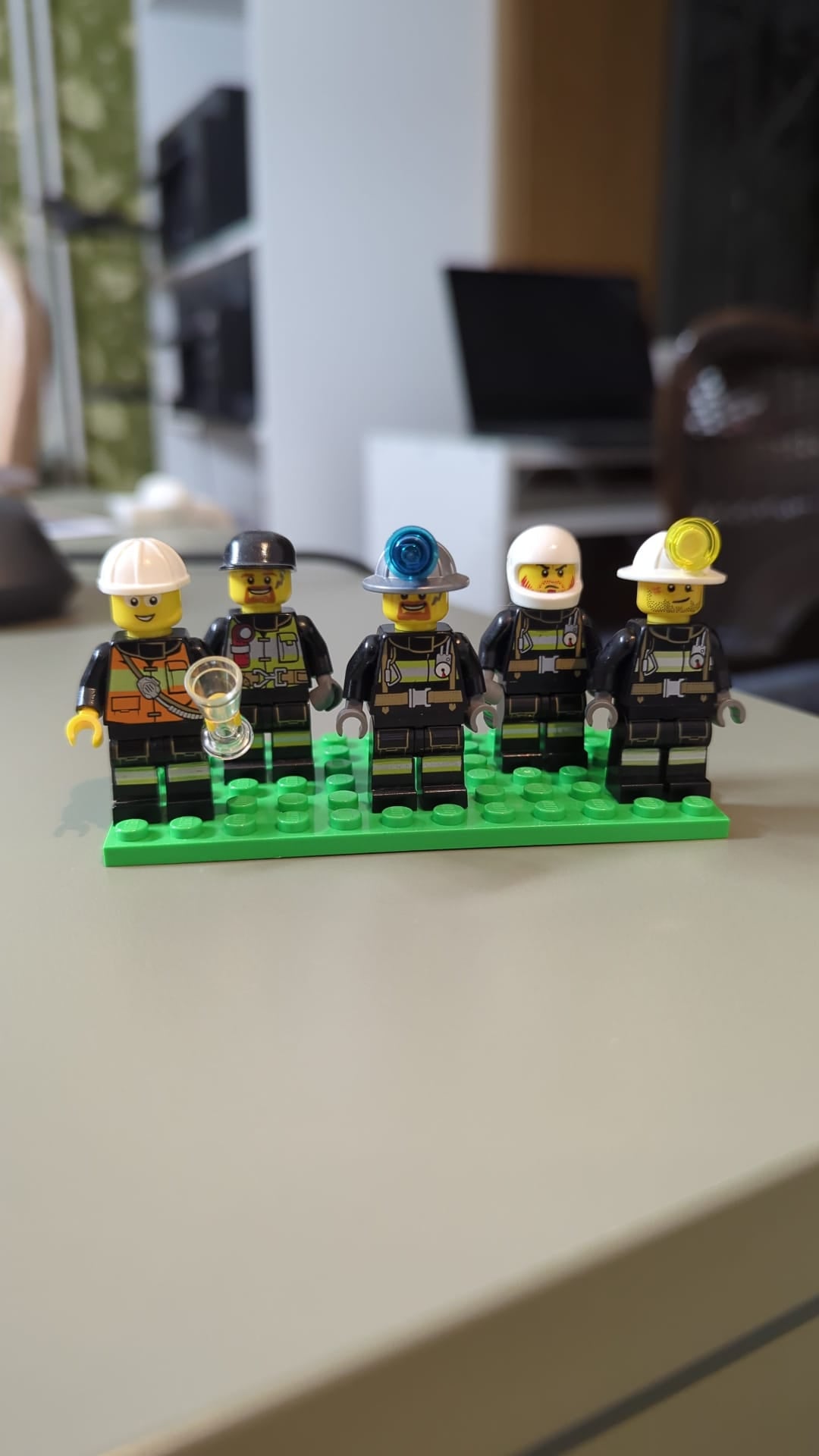Bunte Tüte mit diesen 5 Minifiguren "Löschen" aus dem Bereich City cty127