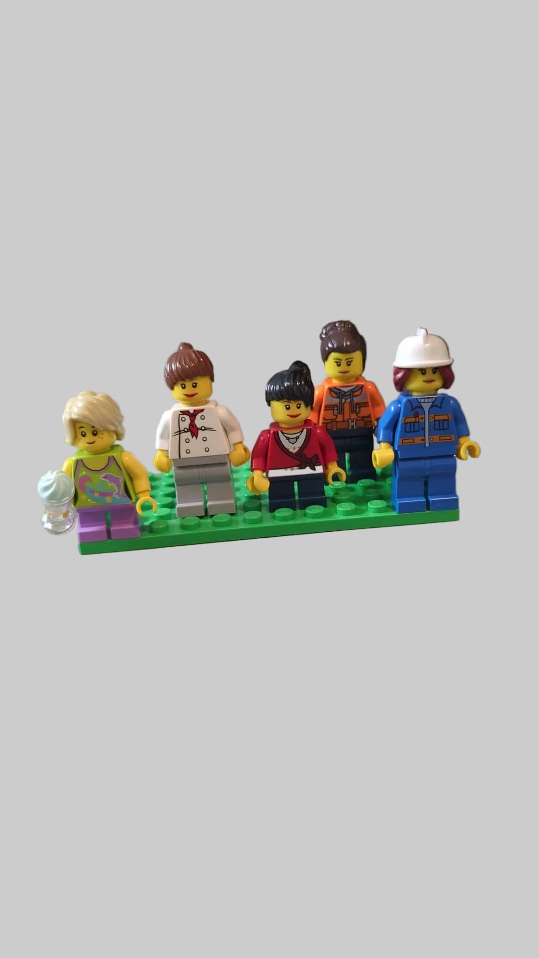 Bunte Tüte mit diesen 5 Minifiguren "Frauenpower" aus dem Bereich City cty130
