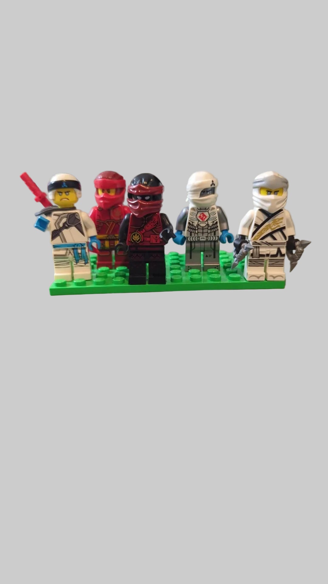 Bunte Tüte mit diesen 5 Minifiguren aus dem Bereich Ninjago njo13