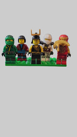 Bunte Tüte mit diesen 5 Minifiguren aus dem Bereich Ninjago njo17